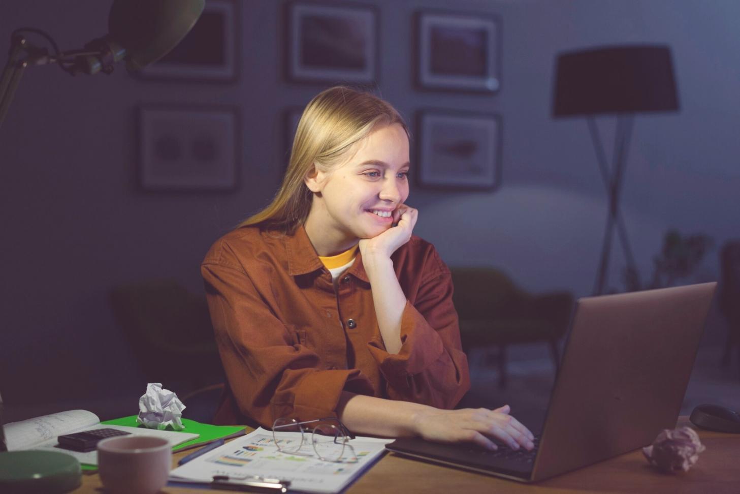 Collaborative learning environment with practical business communication practice